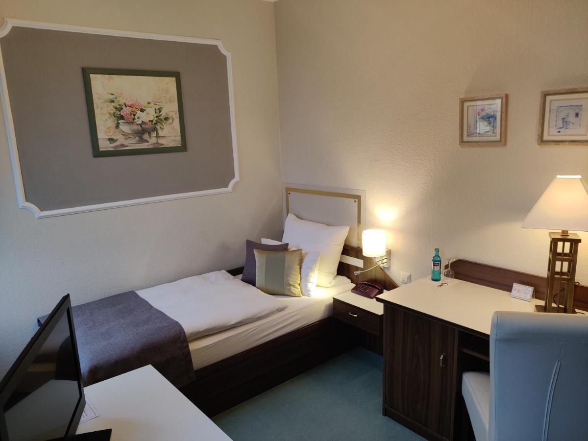 Hotel Weisse Taube Döbeln Εξωτερικό φωτογραφία