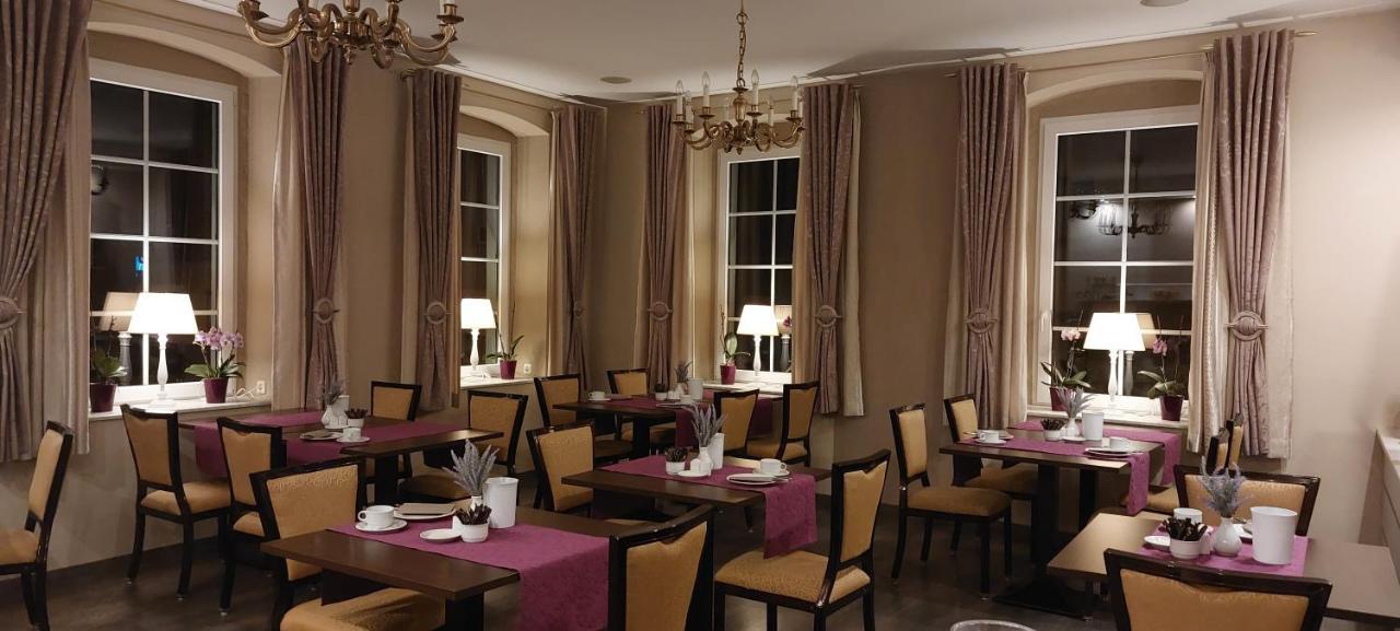 Hotel Weisse Taube Döbeln Εξωτερικό φωτογραφία